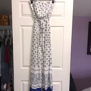 Sleeveless maxi dress